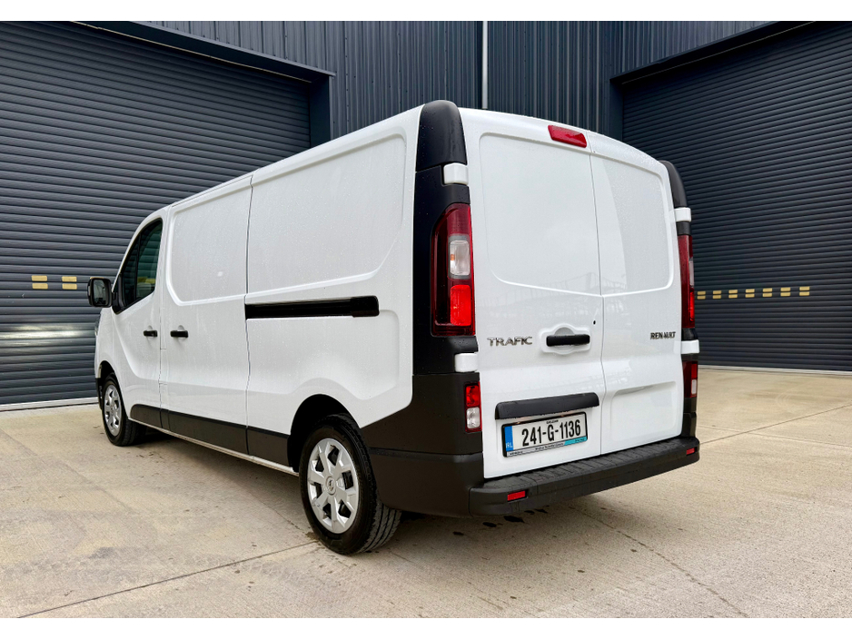 2024 Renault Trafic - image 7
