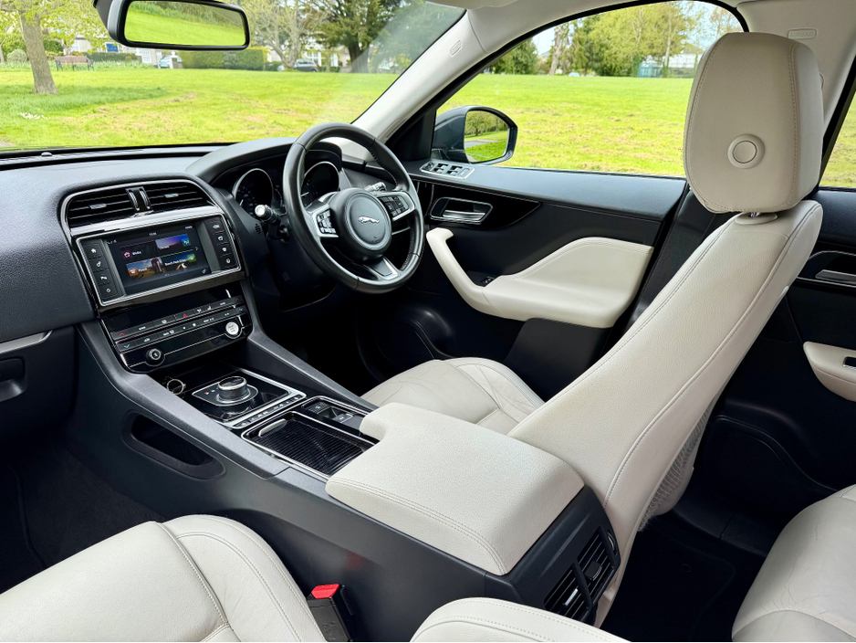 2017 Jaguar F-Pace - image 27