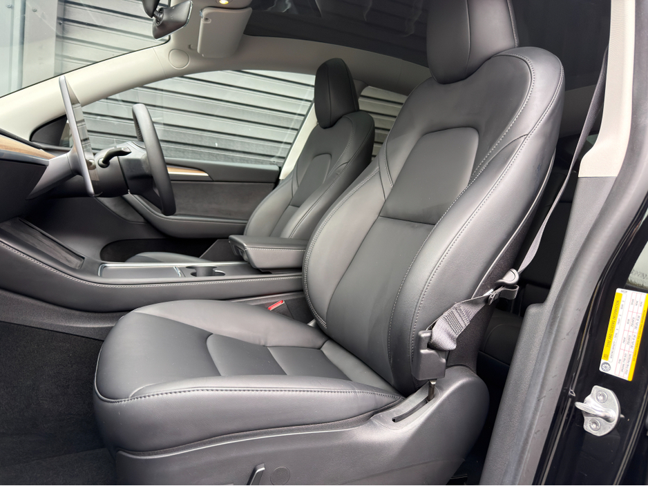 2023 Tesla Model Y MODEL Y LONG RANGE AWD €32,950