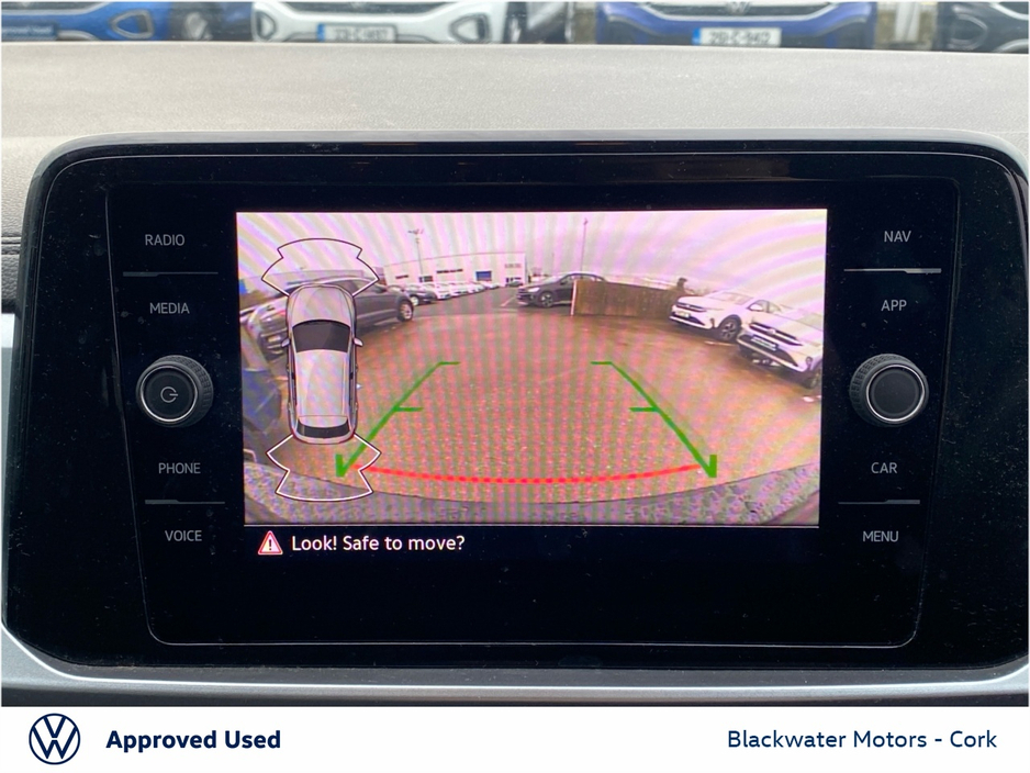 2023 Volkswagen T-Roc - image 17