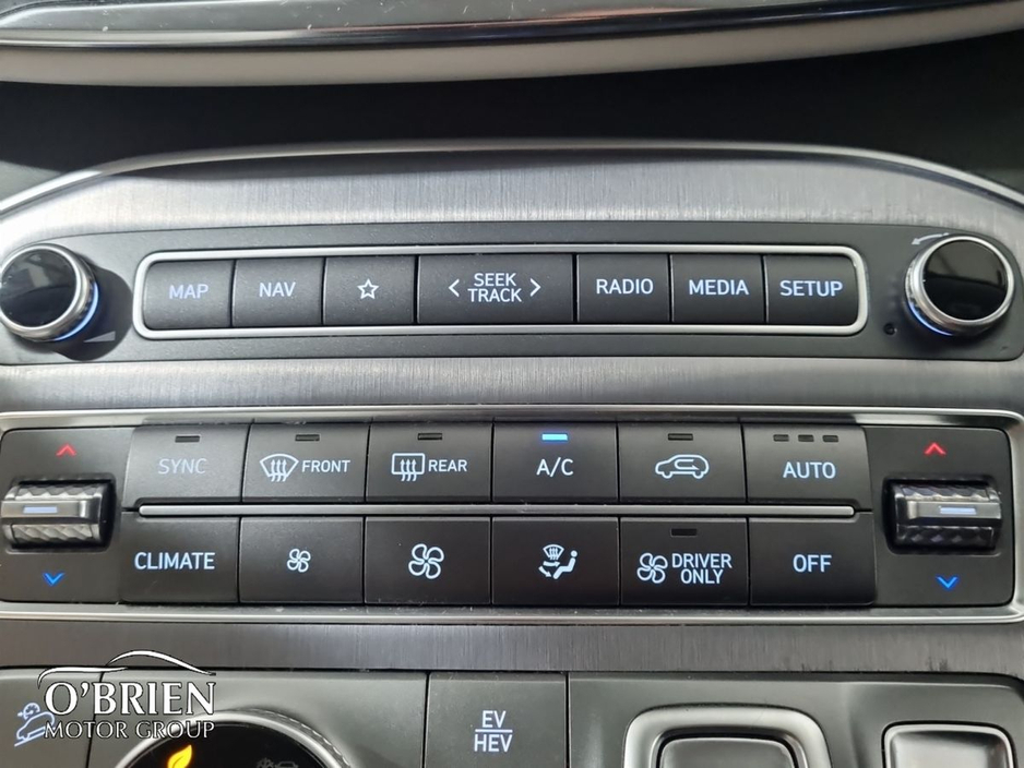 2022 Hyundai Santa Fe - image 16