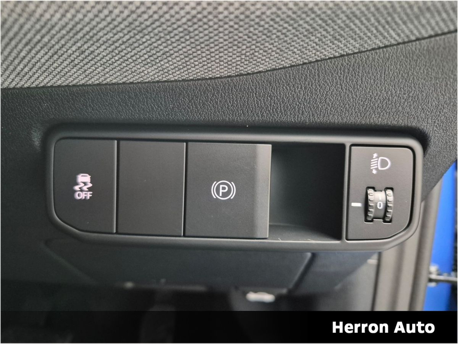 2026 Kia EV4 - image 14