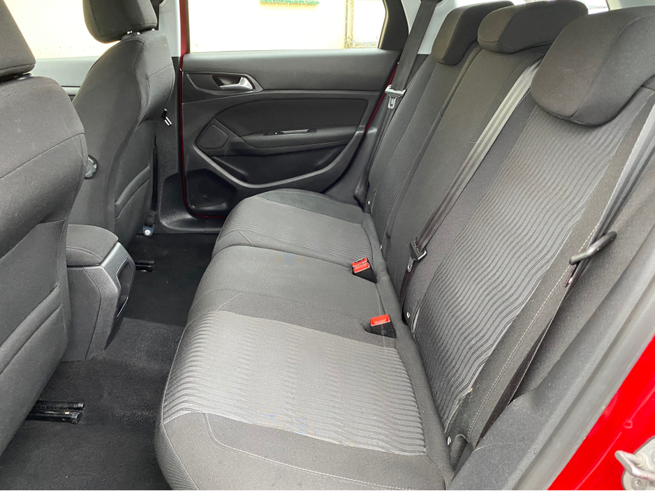 2016 Peugeot 308 - image 8