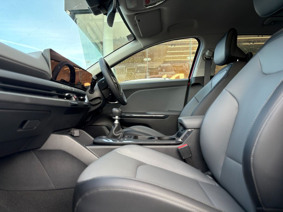 2026 Kia K4 - image 2