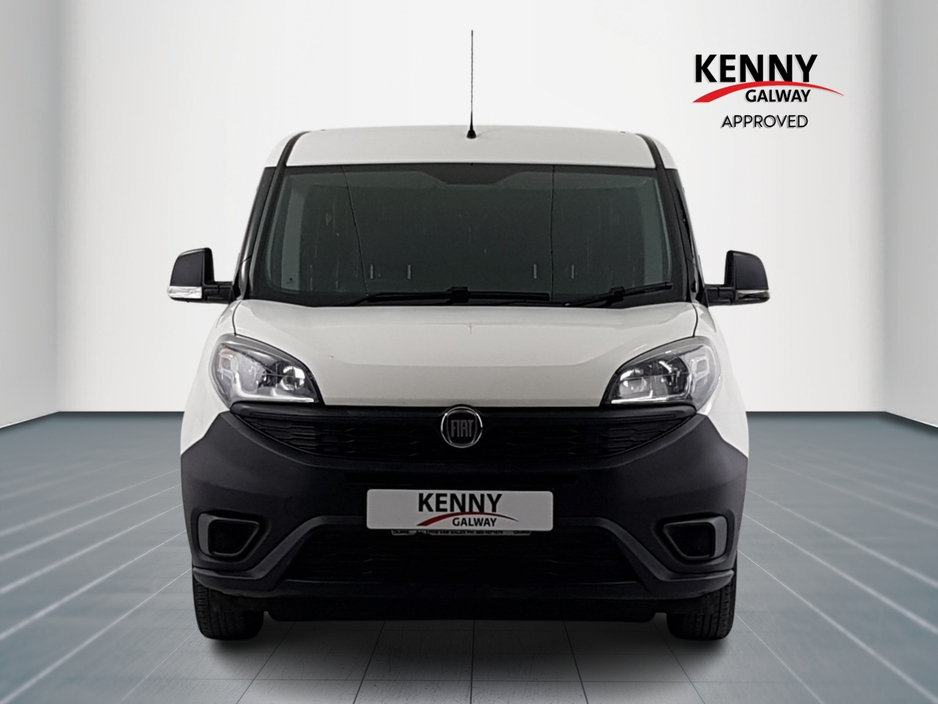 2021 Fiat Doblo - image 2