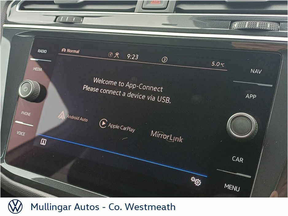 2021 Volkswagen Tiguan - image 19