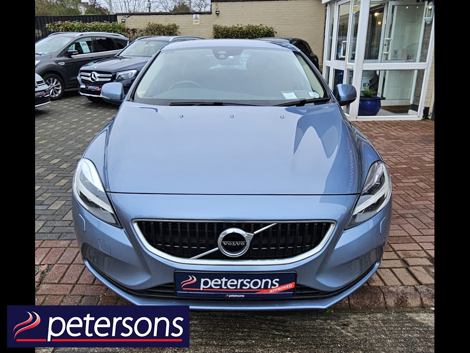 2017 Volvo V40 2.0 D2 MOMENTUM NAV + 120BHP 5DR €12,950