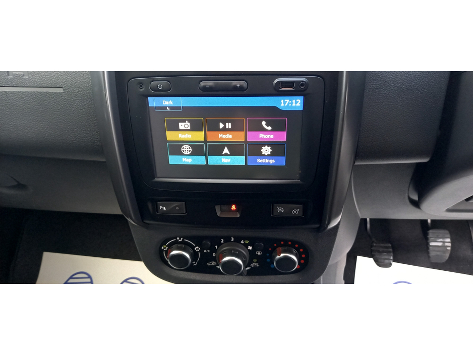 2018 Dacia Duster - image 15