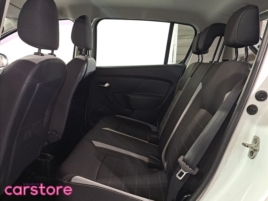 2018 Dacia Sandero Stepway - image 10