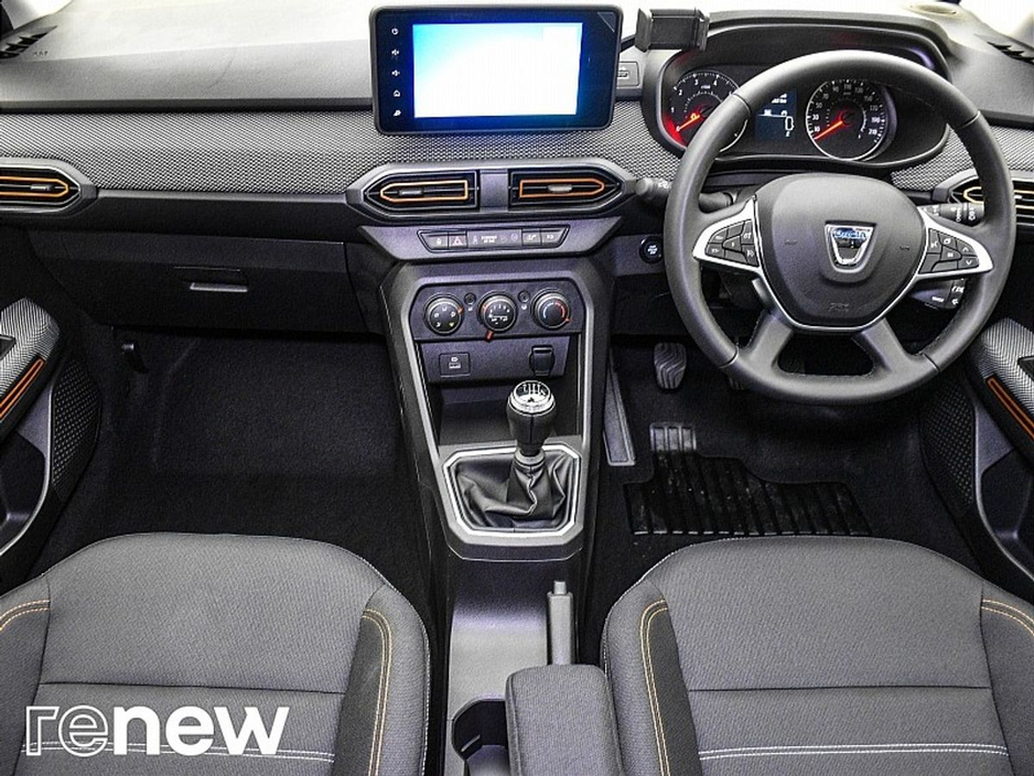 2022 Dacia Sandero Stepway - image 2