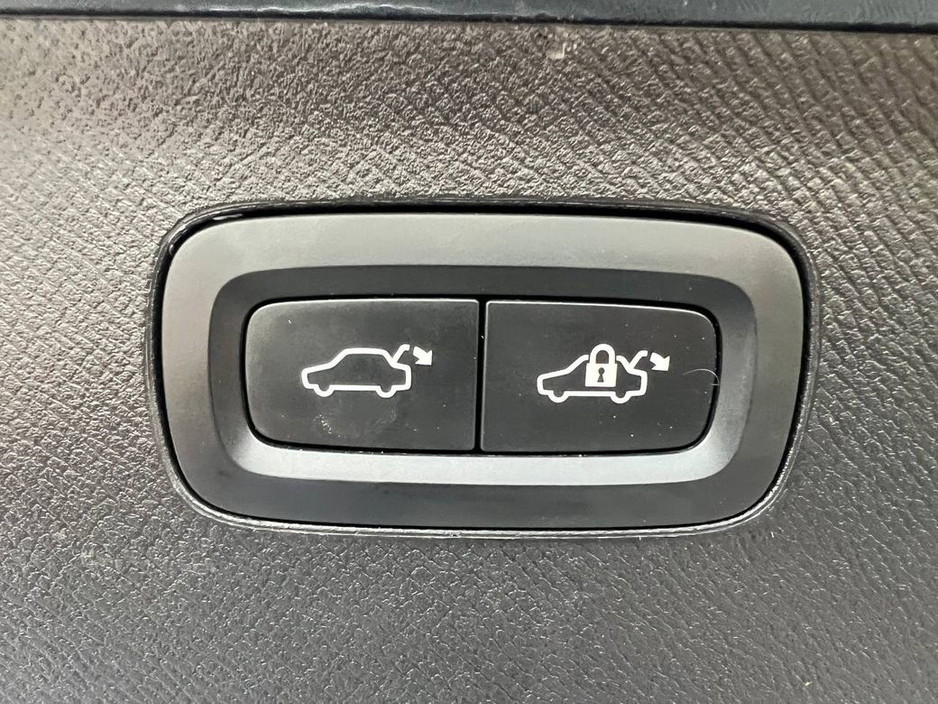 2019 Volvo XC90 - image 15