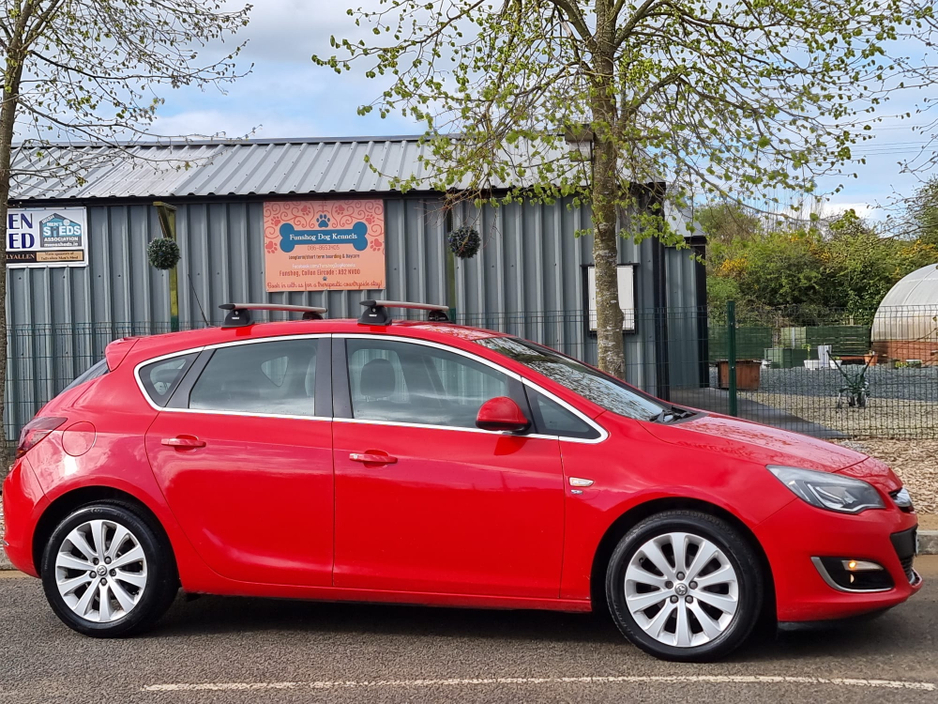 2013 Opel Astra - image 5