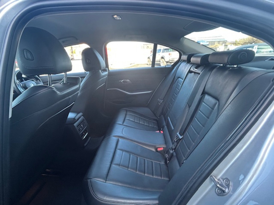 2020 BMW 3 Series - image 14