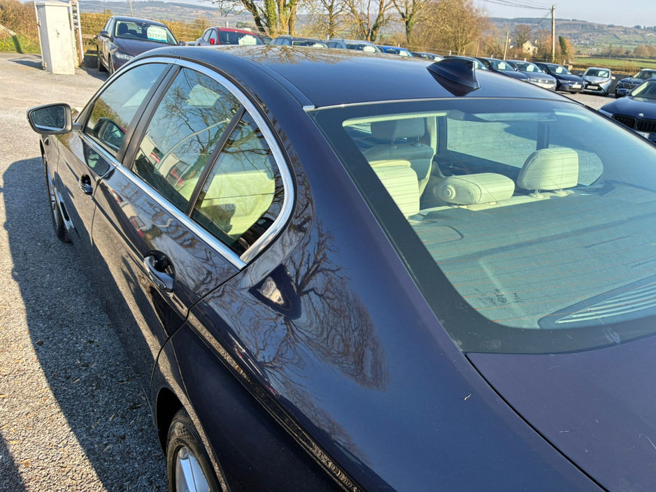 2017 BMW 5 Series - image 17