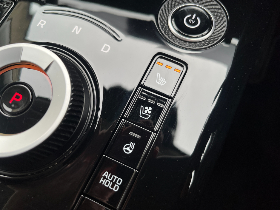 2023 Kia Niro - image 18