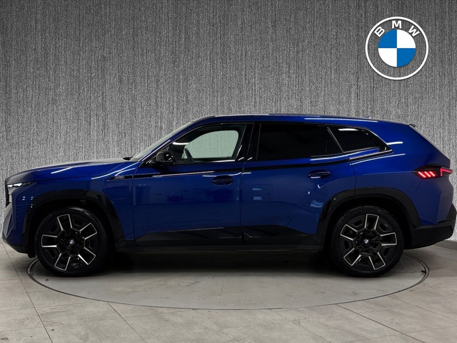 2025 BMW XM - image 3