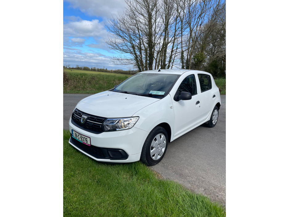 2019 Dacia Sandero - image 2