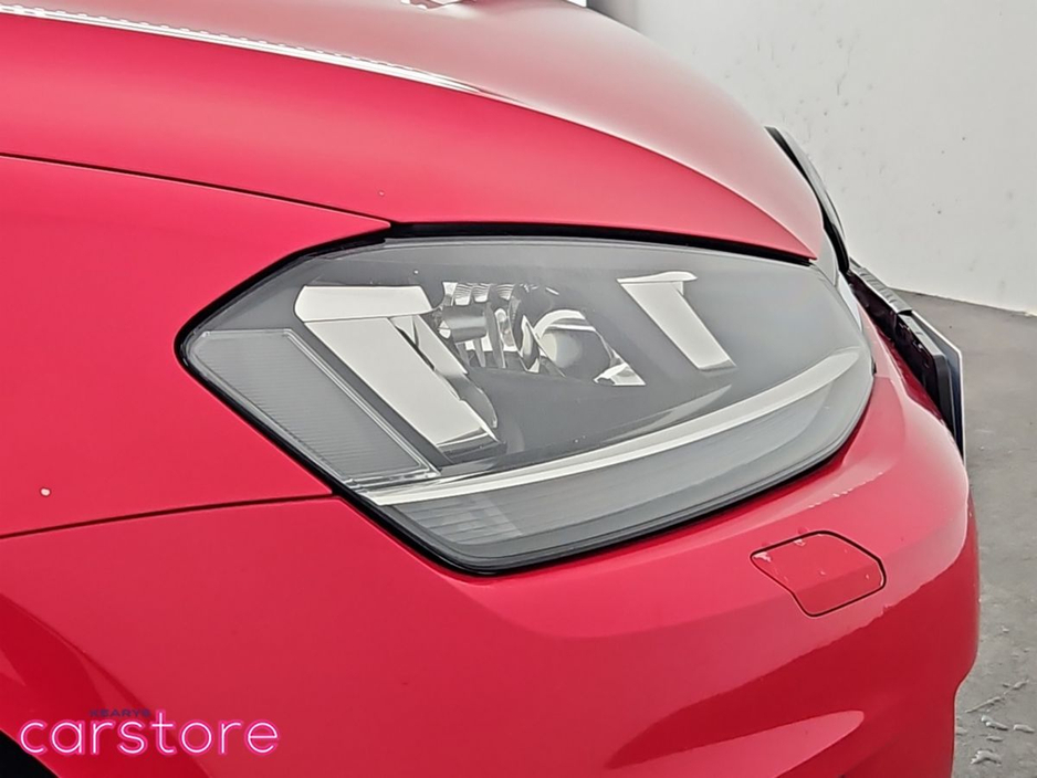 2014 Volkswagen Golf - image 16