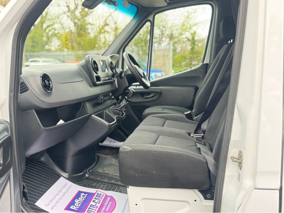 2019 Mercedes-Benz Sprinter - image 10
