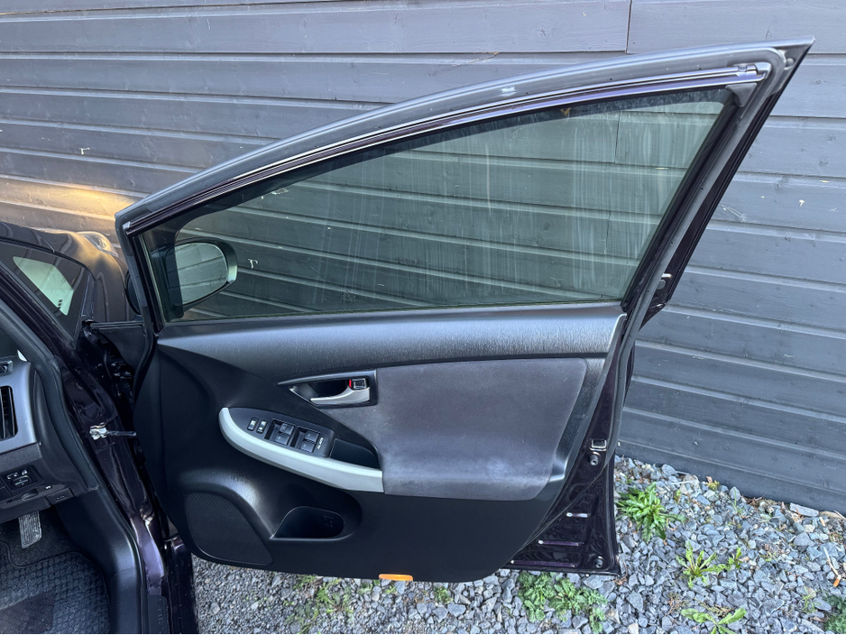 2014 Toyota Prius - image 16