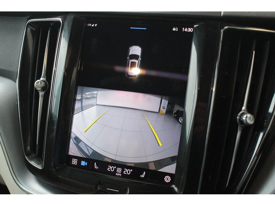 2021 Volvo XC60 T6 Inscription Expression €38,899