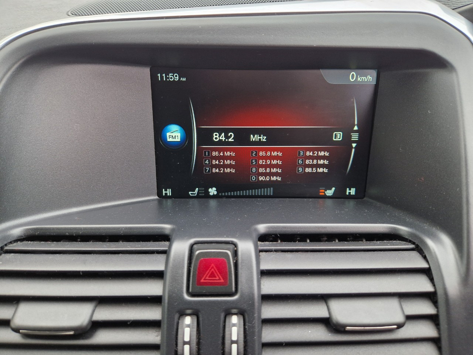 2015 Volvo XC60 - image 35