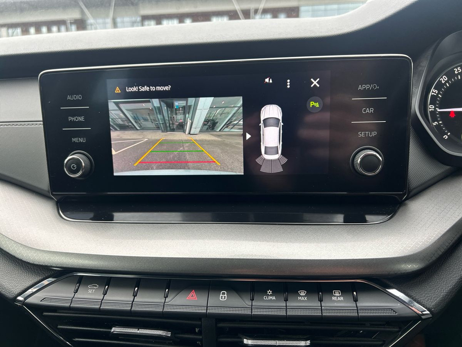 2022 Skoda Octavia - image 20