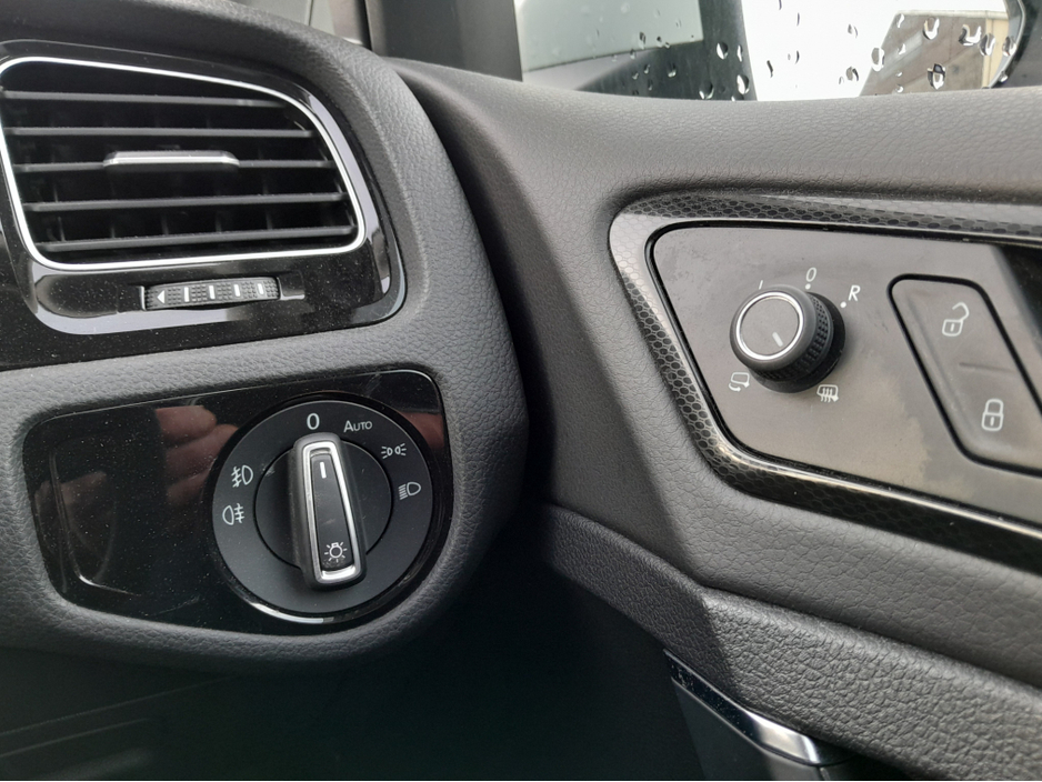 2015 Volkswagen Golf 1.4 Highline €13,950