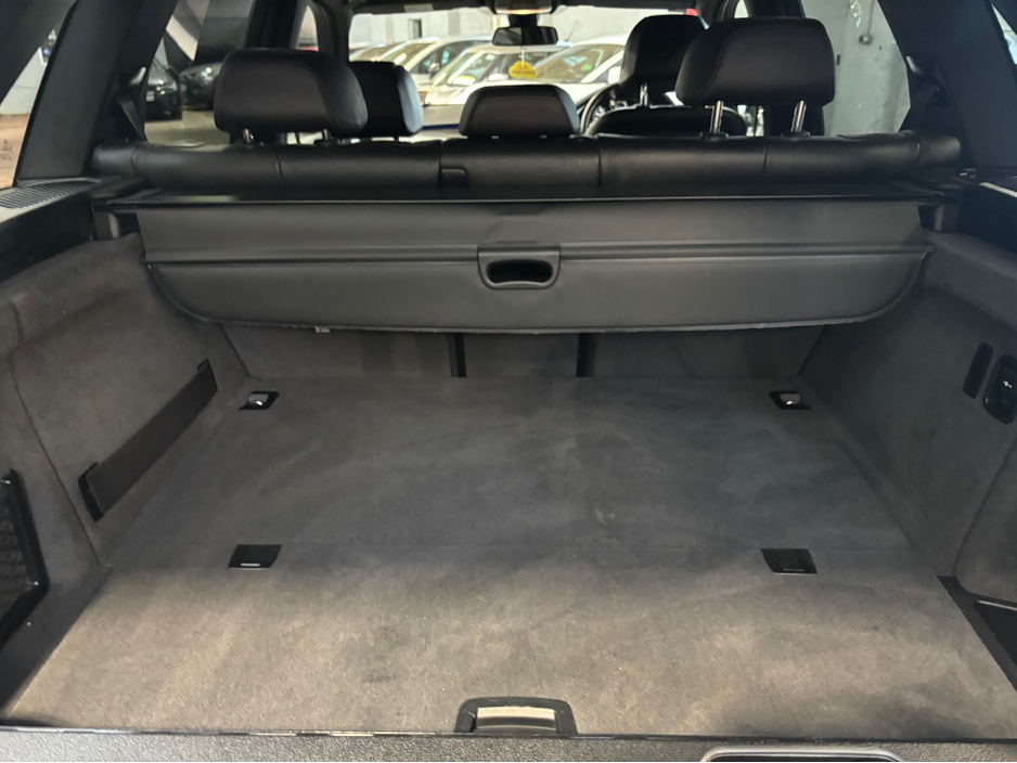 2017 BMW X5 - image 2