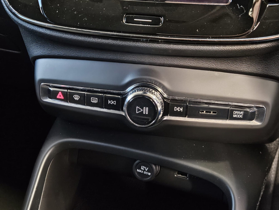 2021 Volvo XC40 PHEV T4 (197hp) Insciption FWD €25,950