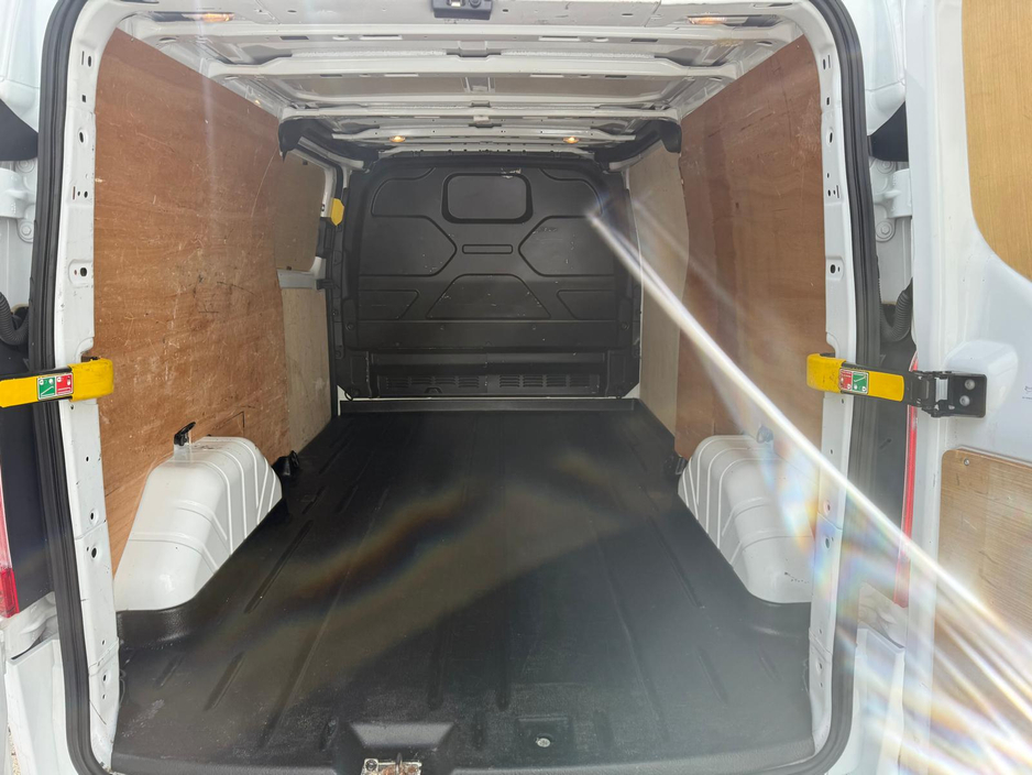 2022 Ford Transit - image 10