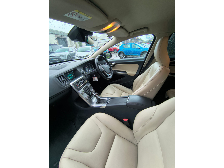 2017 Volvo V60 D3 SE LUXURY G'TRONIC 5DR AUTO CROSS COUNTRY €17,950