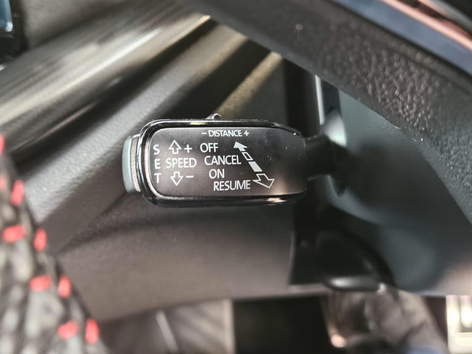 2021 Skoda Octavia - image 13