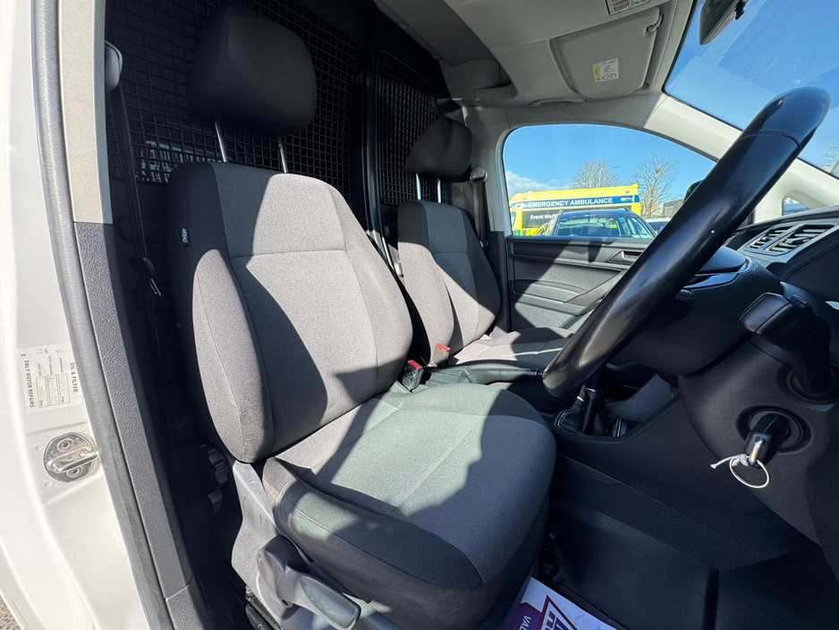 2018 Volkswagen Caddy - image 19
