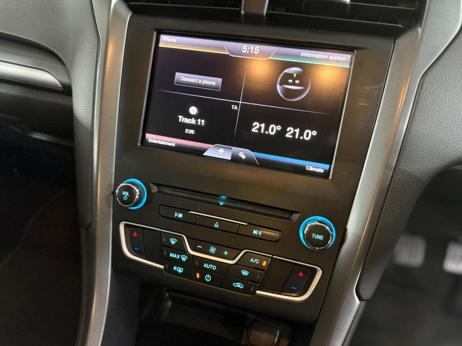 2015 Ford Mondeo - image 25