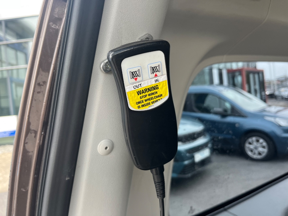 2014 Volkswagen Caddy - image 18