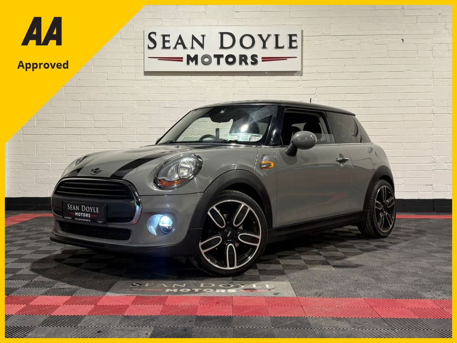 2017 MINI Hatch - image 4