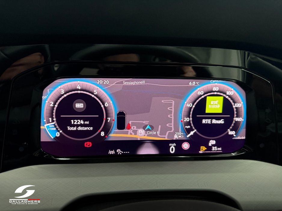 2025 Volkswagen Golf - image 12