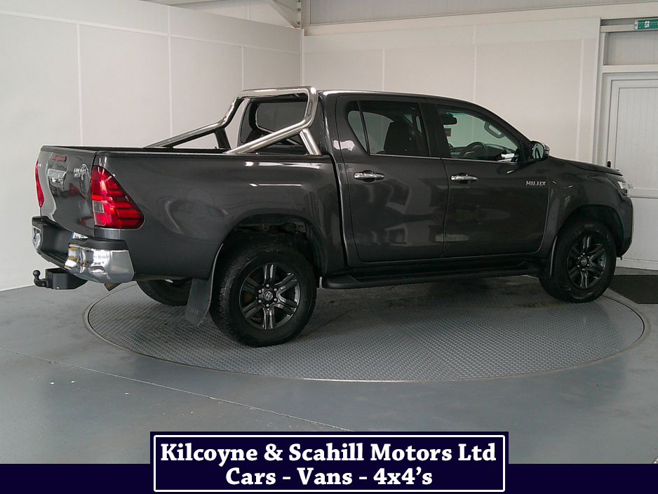 2021 Toyota Hilux - image 7