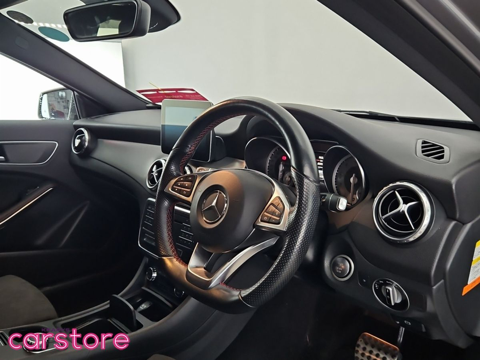 2017 Mercedes-Benz GLA Class - image 9