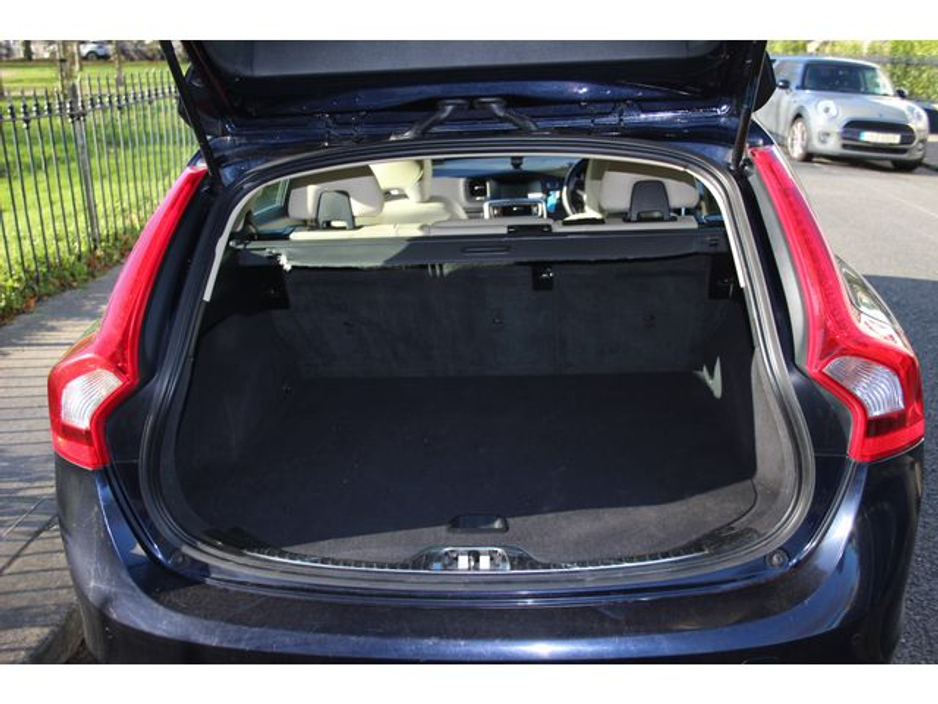 2016 Volvo V60 D2 SE 5DR Auto €14,750