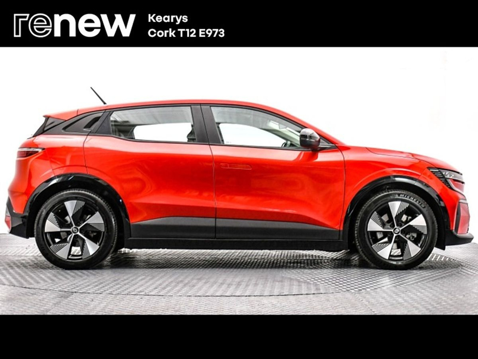 2023 Renault Megane E-Tech - image 14