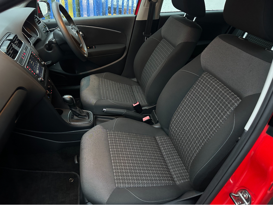 2016 Volkswagen Polo - image 14