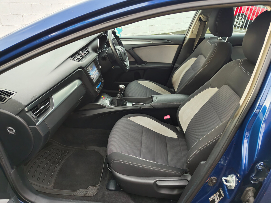 2016 Toyota Avensis 2.0 D-4D (143) Luna Navi €7,950