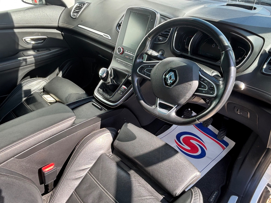 2018 Renault Scenic - image 2