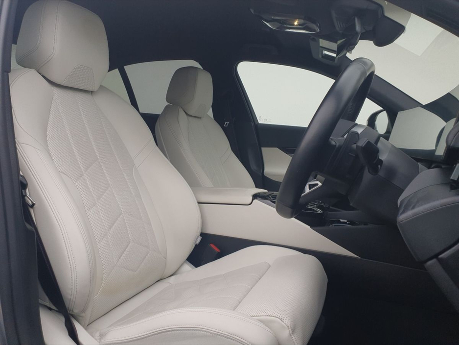 2024 BMW 5 Series - image 12