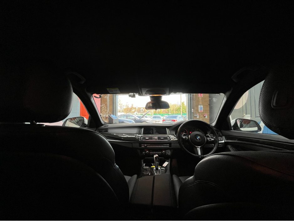 2017 BMW 5 Series - image 21