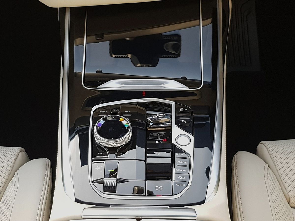 2026 BMW X7 - image 10