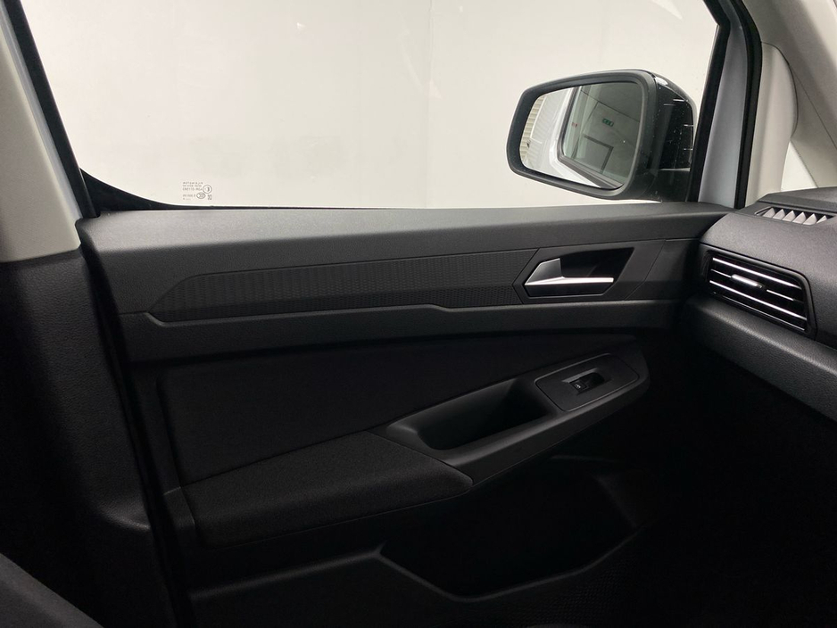 2026 Ford Transit Connect Limited 220 SWB L1 2.0L EcoBlue 102PS €26,480