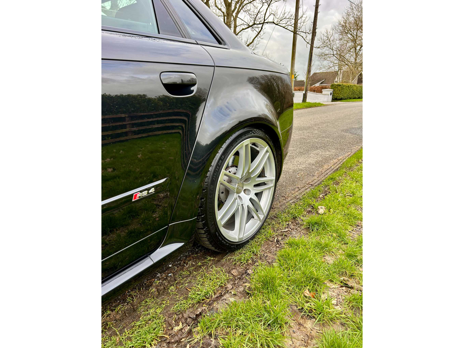 2007 Audi RS4 - image 18